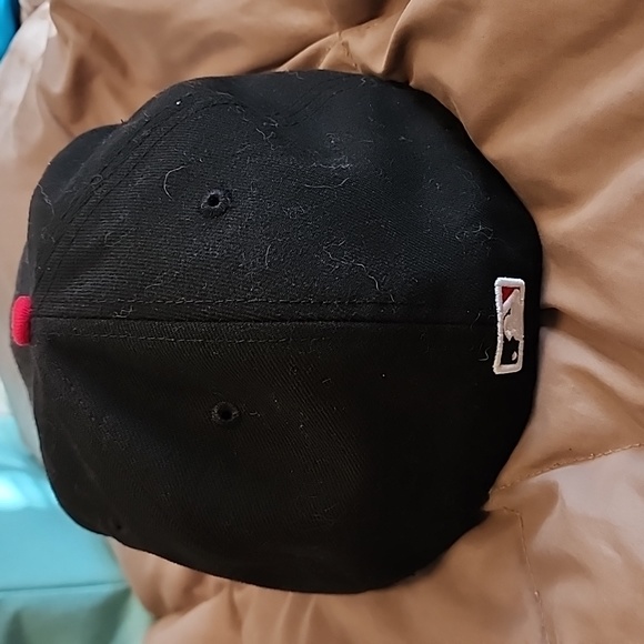 NEW Cincinnati Reds Low Profile Fitted Game Hat ( Size 7 1/4) - Picture 3 of 5